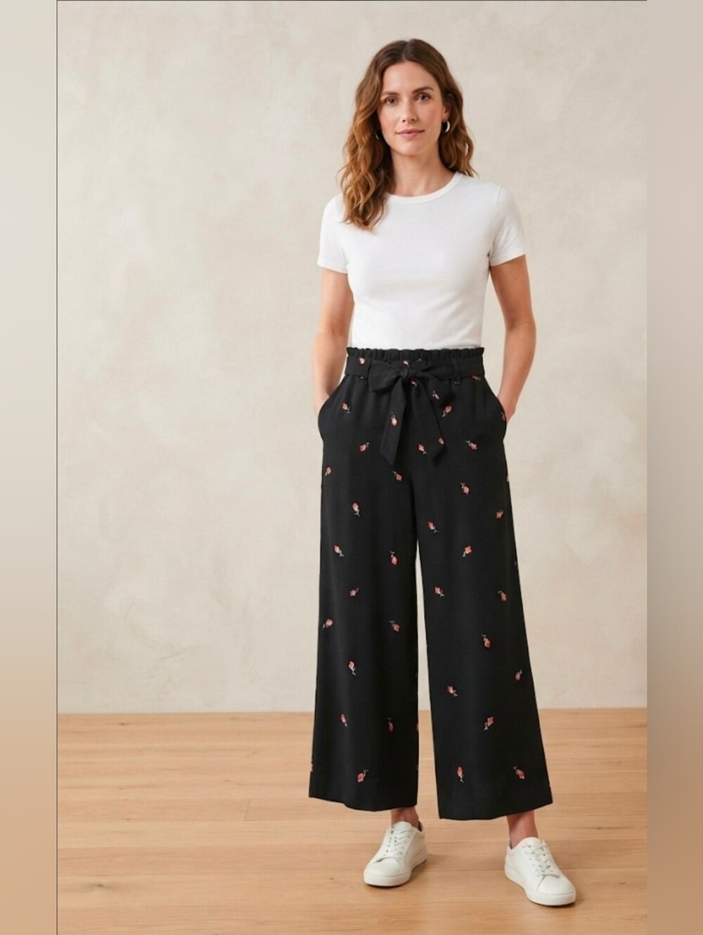 LC Lauren Conrad high-rise black floral wide-leg pull-on pants M
